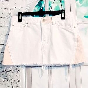 WE THE FREE CREAM COLOR RAW HEM DISTRESSED DENIM MINI SKIRT WAIST SIZE 28